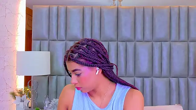 Snapshot of TiaraRosse chatting on June 25, 1:48 pm TiaraRosse online show from June 25, 1:48 pm