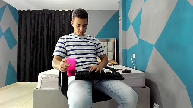 simookeler online show from December 16, 6:43 am