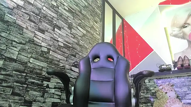 Cute Cata online show from February 17, 9:30 pm