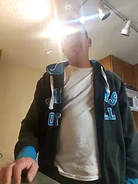 Snapshot of Bigtater1999 chatting on February 17, 1:13 am Bigtater1999 online show from February 17, 1:13 am