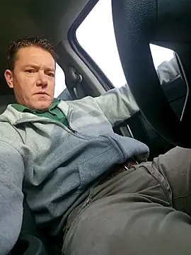 Snapshot of Bigtater1999 chatting on February 18, 1:29 pm Bigtater1999 online show from February 18, 1:29 pm