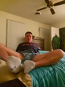 Snapshot of Bigtater1999 chatting on February 24, 3:04 am Bigtater1999 online show from February 24, 3:04 am