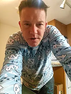 Snapshot of Bigtater1999 chatting on March 5, 1:34 am Bigtater1999 online show from March 5, 1:34 am