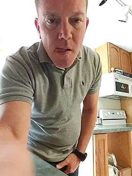 Snapshot of Bigtater1999 chatting on March 15, 5:52 pm Bigtater1999 online show from March 15, 5:52 pm