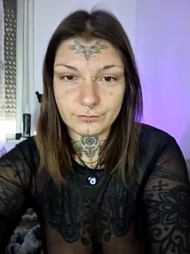 lizzardqueeen online show from November 11, 5:02 pm