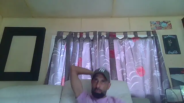 Snapshot of arrow13680 chatting on May 18, 1:50 pm arrow13680 online show from May 18, 1:50 pm