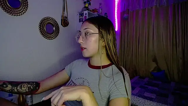 Soffy-brooks online show from December 10, 4:45 am