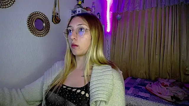 Soffy-brooks online show from December 11, 7:31 am