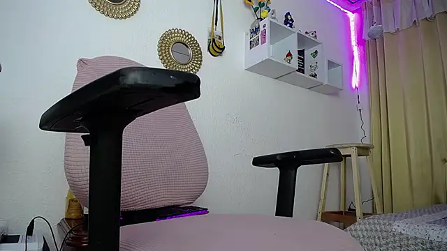 Soffy-brooks online show from January 4, 7:13 am