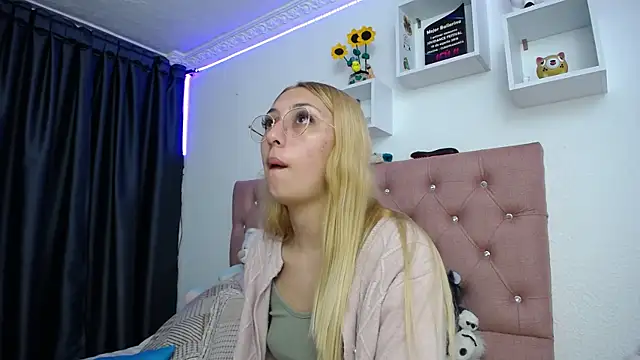 Soffy-brooks online show from October 11, 2:44 am