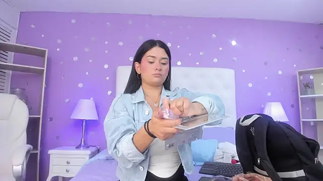 scarlette 15  online show from December 4, 3:16 am