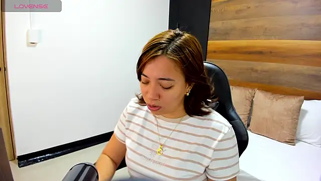 alma fenix online show from September 23, 12:30 pm