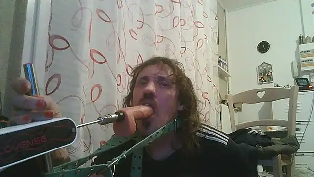 cyril020202 online show from December 15, 11:31 pm