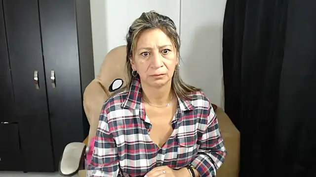 Snapshot of MafeJonesTaboo chatting on October 3, 11:29 am MafeJonesTaboo online show from October 3, 11:29 am