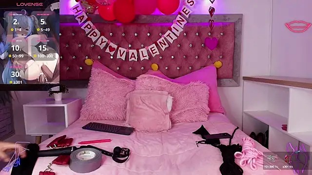 Snapshot of EmmaWilder chatting on February 16, 12:08 am EmmaWilder online show from February 16, 12:08 am