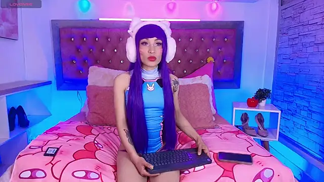 EmmaWilder online show from November 4, 8:52 pm