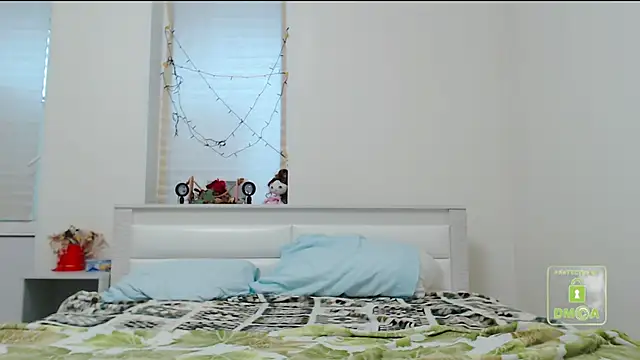 cute and hot online show from January 9, 9:37 am