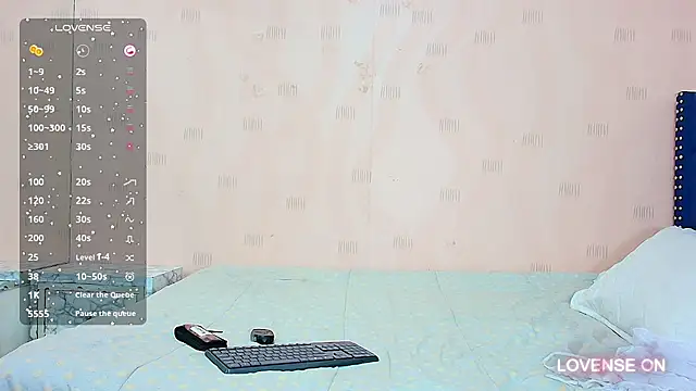 hotlatinateacher online show from December 10, 7:32 pm