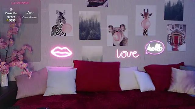 Fluffy Tiffy online show from February 12, 3:51 am