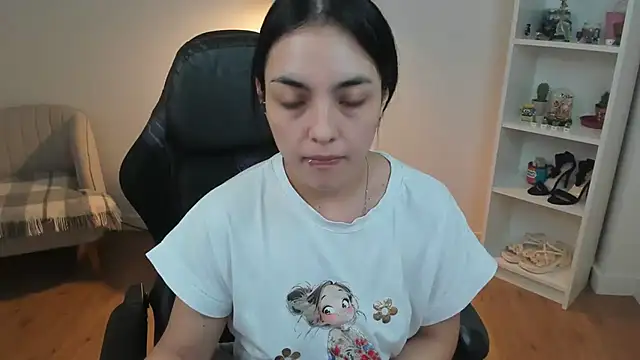 Snapshot of _BellaEvans_ chatting on February 24, 5:49 am BellaEvans online show from February 24, 5:49 am