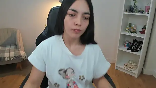 Snapshot of _BellaEvans_ chatting on March 2, 6:03 am BellaEvans online show from March 2, 6:03 am