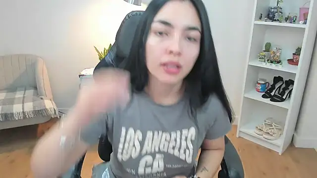 Snapshot of _BellaEvans_ chatting on March 3, 5:46 am BellaEvans online show from March 3, 5:46 am