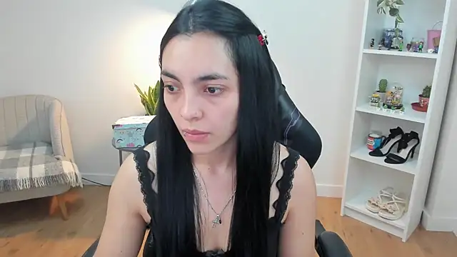 Snapshot of _BellaEvans_ chatting on March 4, 5:57 am BellaEvans online show from March 4, 5:57 am