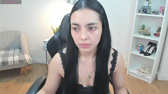 Snapshot of _BellaEvans_ chatting on March 7, 5:59 am BellaEvans online show from March 7, 5:59 am