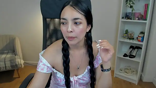  BellaEvans  online show from June 5, 6:52 am