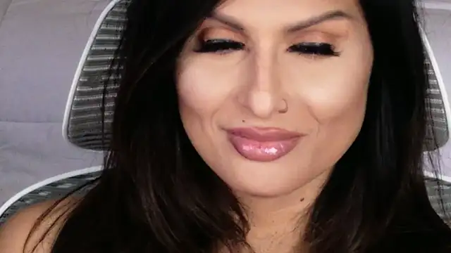 xprettysmilex online show from May 13, 4:48 pm