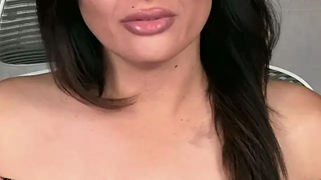 xprettysmilex online show from June 24, 7:35 pm