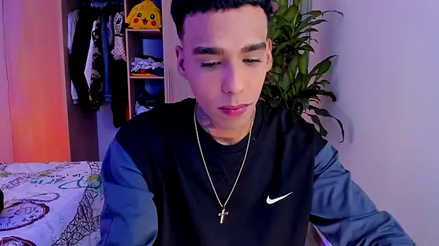 aldrinwhite online show from November 15, 7:43 pm