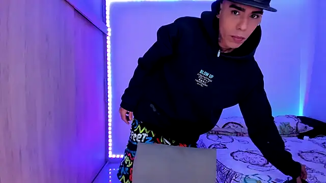 aldrinwhite online show from January 16, 6:01 pm