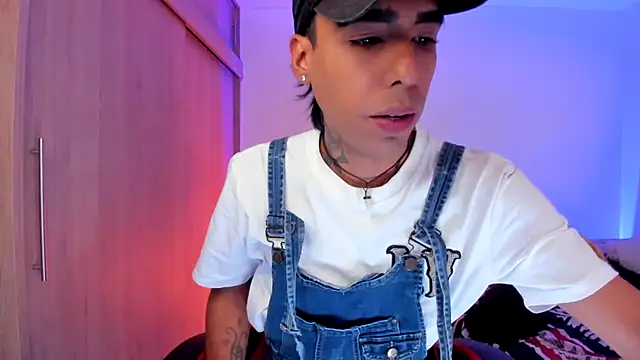 aldrinwhite online show from February 17, 4:57 pm