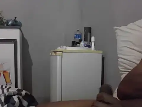 CurvyblxkDixk21 online show from March 11, 7:58 pm