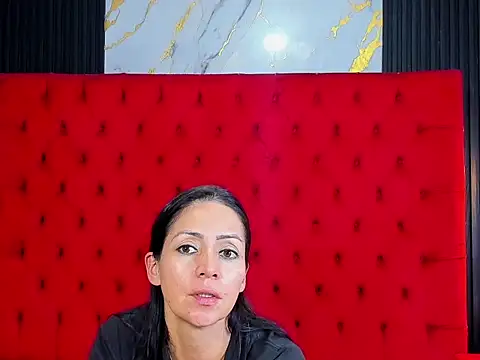 KateTompson  online show from June 7, 7:28 pm