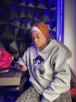 Melany Williams online show from December 4, 12:47 pm