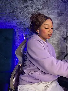 Snapshot of Melany_Williams chatting on March 25, 12:44 pm Melany Williams online show from March 25, 12:44 pm