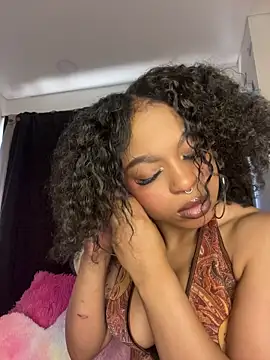 Snapshot of Melany_Williams chatting on April 22, 12:39 pm Melany Williams online show from April 22, 12:39 pm