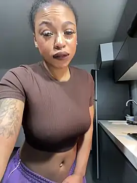 Snapshot of Melany_Williams chatting on May 7, 12:54 pm Melany Williams online show from May 7, 12:54 pm