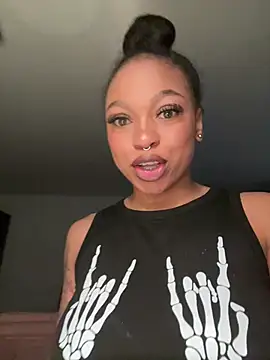 Snapshot of Melany_Williams chatting on May 9, 12:54 pm Melany Williams online show from May 9, 12:54 pm