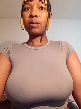 Snapshot of realsquirter chatting on February 28, 8:37 am realsquirter online show from February 28, 8:37 am