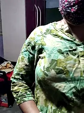 Snapshot of Mourani24 chatting on April 18, 7:58 pm Mourani24 online show from April 18, 7:58 pm