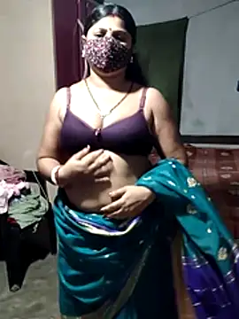 Snapshot of Mourani24 chatting on April 20, 5:59 pm Mourani24 online show from April 20, 5:59 pm