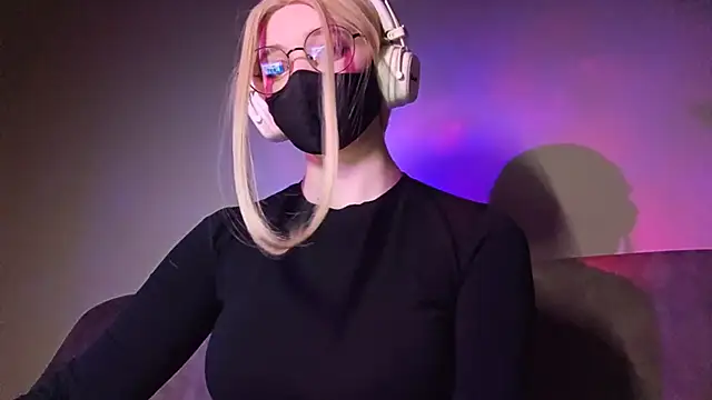 DanaWard online show from March 7, 9:34 pm