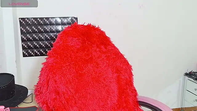 Snapshot of RoxaneEvans_ chatting on November 6, 6:20 pm RoxaneEvans online show from November 6, 6:20 pm