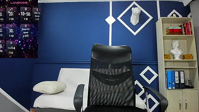 charolbruce 1 online show from March 7, 12:12 pm