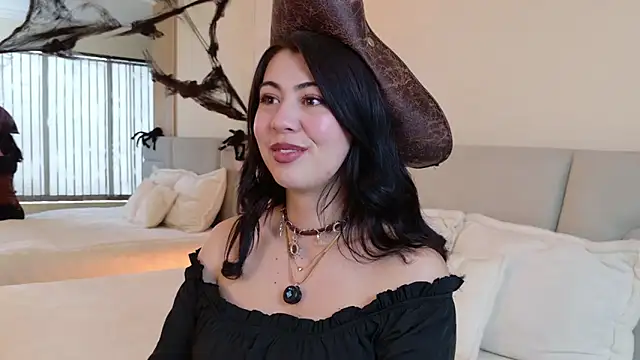 Zoe Benson online show from October 29, 1:13 pm