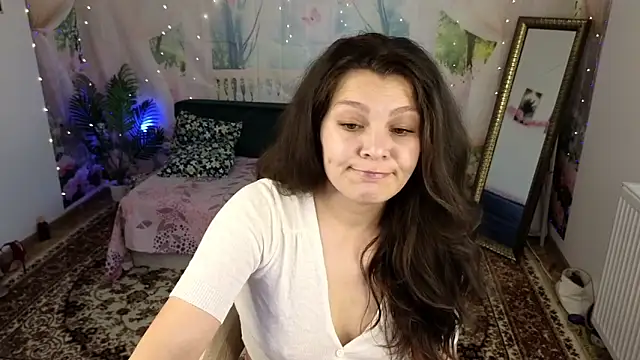 Snapshot of MadameDeFeu chatting on June 2, 6:48 am MadameDeFeu online show from June 2, 6:48 am