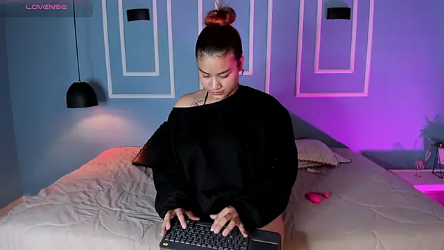 Zaily zcc online show from December 1, 11:59 am